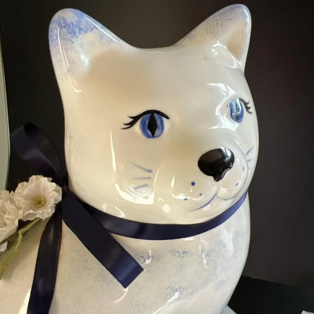 Vintage Ceramic Blue Ribbon White Cat Blue Eyes Sitting 9 1/2